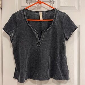 Altar'd State Blue Women's Cropped V-Neck Baby Tee‎